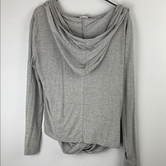 Tobi Open Front Hooded Wrap - Picture 3 of 4